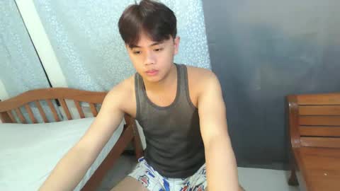 Snapshot of manhattan_men18 chatting on 10.27.25 JM18 online show from 10.27.25