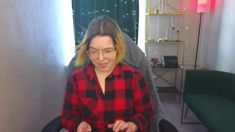 Snapshot of manic_pixie_ chatting on 01.26.25 manic_pixie_ online show from 01.26.25