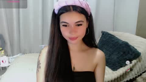 Snapshot of manilynforyou chatting on 04.15.26 manilynforyou online show from 04.15.26