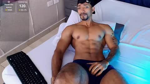Snapshot of manolo_hot1 chatting on 03.01.25 Manolo Hot 1 online show from 03.01.25
