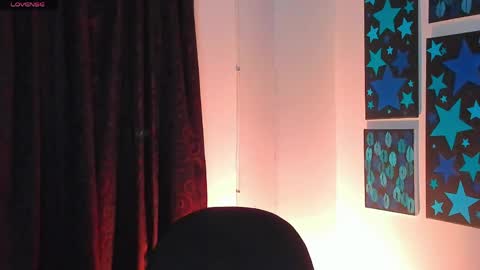  independent model online show from 04.19.26