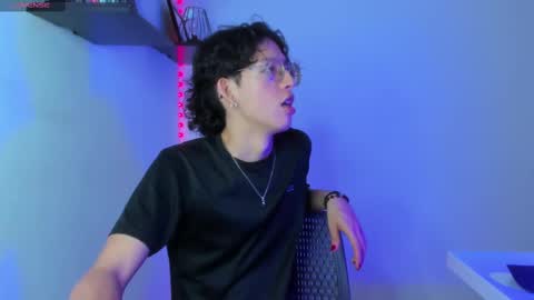 Manuel online show from 02.12.25