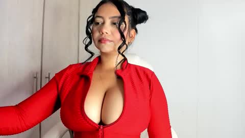 Snapshot of manuela_anderson chatting on 10.14.25 MANUELA online show from 10.14.25