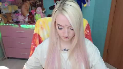 Manuela online show from 11.26.25