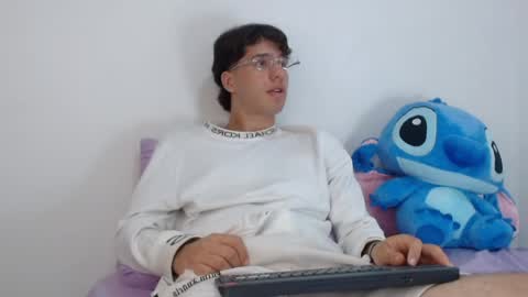 Manuel online show from 06.04.26