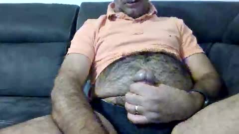 Snapshot of manuv chatting on 10.08.25 manuv online show from 10.08.25