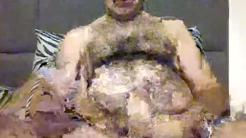 Snapshot of manuv chatting on 11.19.25 manuv online show from 11.19.25