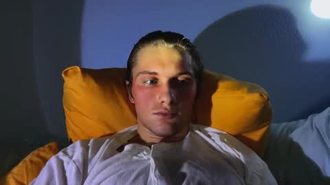 Snapshot of manxoliday chatting on 11.17.25 manxoliday online show from 11.17.25