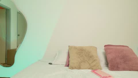     online show from 12.12.24