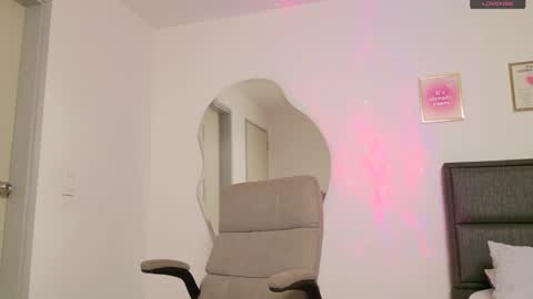     online show from 03.08.25