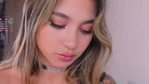 Snapshot of mara__ross chatting on 12.18.24 Mara Independent Model online show from 12.18.24