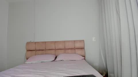 Snapshot of mara_storm chatting on 04.25.26 mara modelo independiente online show from 04.25.26