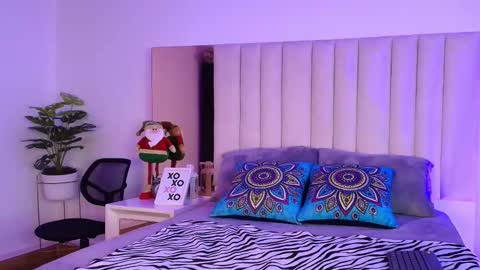 Snapshot of mara_wolf01 chatting on 11.26.25 Mara online show from 11.26.25