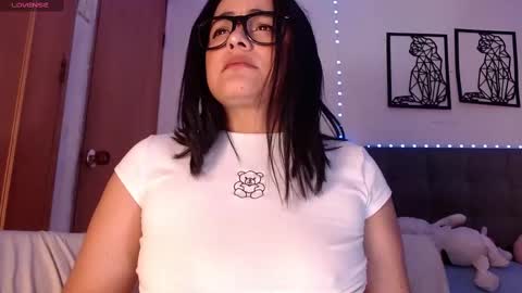 Snapshot of maraa_lee chatting on 03.06.25 maraa_lee online show from 03.06.25