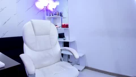 maramartinez_ online show from 06.11.26