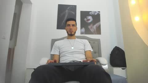 Snapshot of marc_ruffalo chatting on 03.01.26 Marc Ruffalo online show from 03.01.26