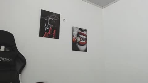 Snapshot of marce0001 chatting on 11.05.25 Marcela online show from 11.05.25