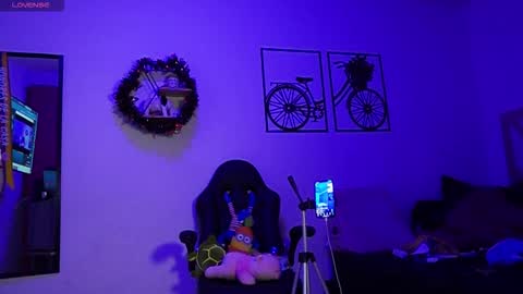 Snapshot of marce_hill chatting on 10.21.25 MARCE AND ..... online show from 10.21.25