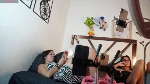 Snapshot of marce_hill chatting on 11.19.25 MARCE AND ..... online show from 11.19.25