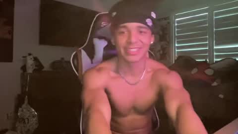Snapshot of marcellorey chatting on 07.15.26 poyzennus online show from 07.15.26