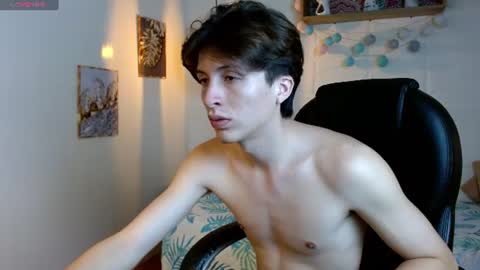 Snapshot of marcoviolet chatting on 06.18.26 marcoviolet online show from 06.18.26