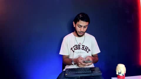 Snapshot of marcusgrayy chatting on 04.10.26 Marcus online show from 04.10.26