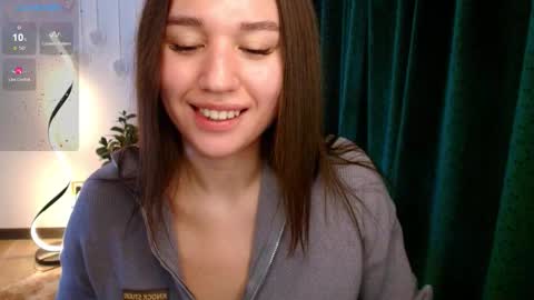 Snapshot of margeritirell chatting on 10.11.25 Margo online show from 10.11.25