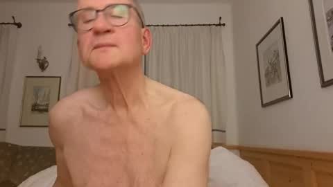 Snapshot of marginalie chatting on 12.15.25 marginalie online show from 12.15.25