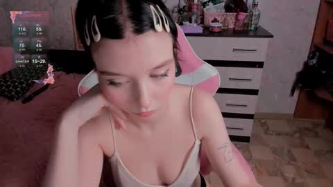 Snapshot of margopink chatting on 10.13.25 Margot online show from 10.13.25