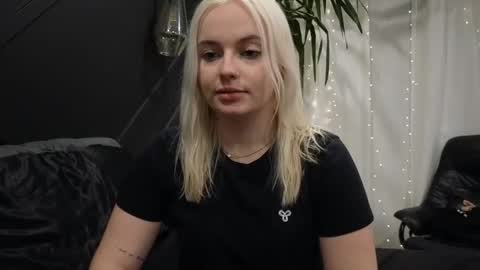 margot_robbie7 online show from 03.06.25