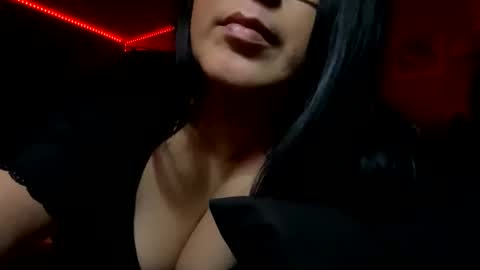 Mari Bee online show from 04.26.26