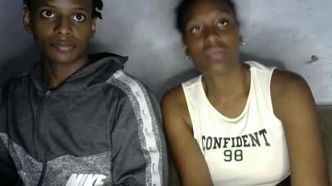 Snapshot of mari_clau_hot chatting on 11.17.25 mari_clau_hot online show from 11.17.25