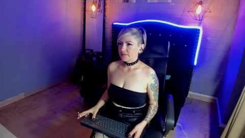 Snapshot of maria_fernandaxxx_ chatting on 01.12.25 Maria fernanda online show from 01.12.25