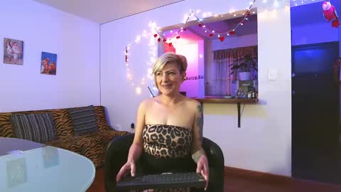 Snapshot of maria_fernandaxxx_ chatting on 02.25.25 Maria fernanda online show from 02.25.25