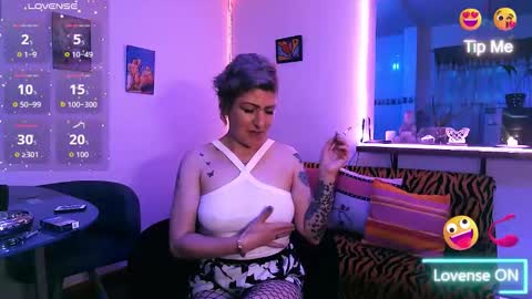 Snapshot of maria_fernandaxxx_ chatting on 10.12.25 Maria fernanda online show from 10.12.25