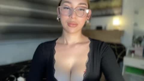 Sopia Nicart online show from 02.24.25