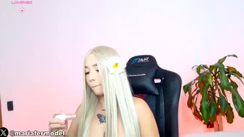 Snapshot of mariafer05 chatting on 02.04.26 Maria Fer online show from 02.04.26