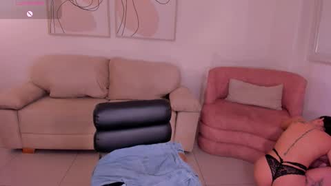 Snapshot of mariaherrera_ chatting on 11.11.25 MARIA HERRERA online show from 11.11.25