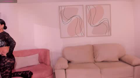 Snapshot of mariaherrera_ chatting on 11.13.25 MARIA HERRERA online show from 11.13.25