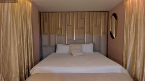 Snapshot of mariaherrera_ chatting on 12.17.25 MARIA HERRERA online show from 12.17.25