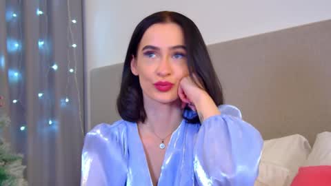 MariaMenson online show from 12.19.24