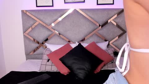 Snapshot of marian_pinzon chatting on 02.02.25 Marian online show from 02.02.25