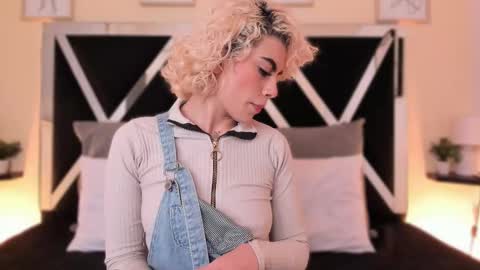 Snapshot of marian_pinzon chatting on 09.17.25 Marian online show from 09.17.25