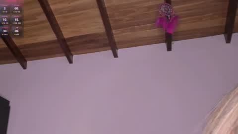 Mariana Roe online show from 12.12.24