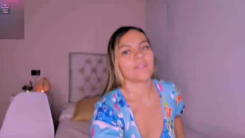 Mariana Roe online show from 03.12.25