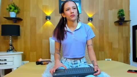 Mariana Angel online show from 02.09.25