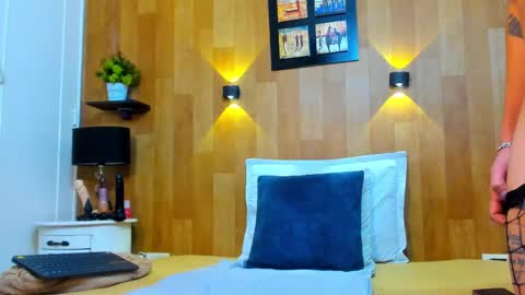 Mariana Angel online show from 02.19.25