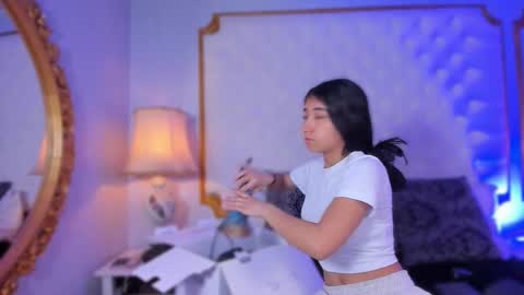 Mariana   online show from 12.21.25