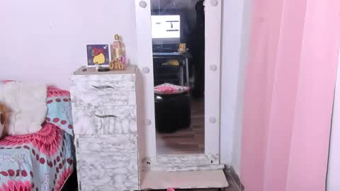 Snapshot of mariana_mr chatting on 02.01.25 M A R I A N A online show from 02.01.25