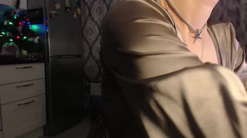 MarianaMur online show from 12.18.25